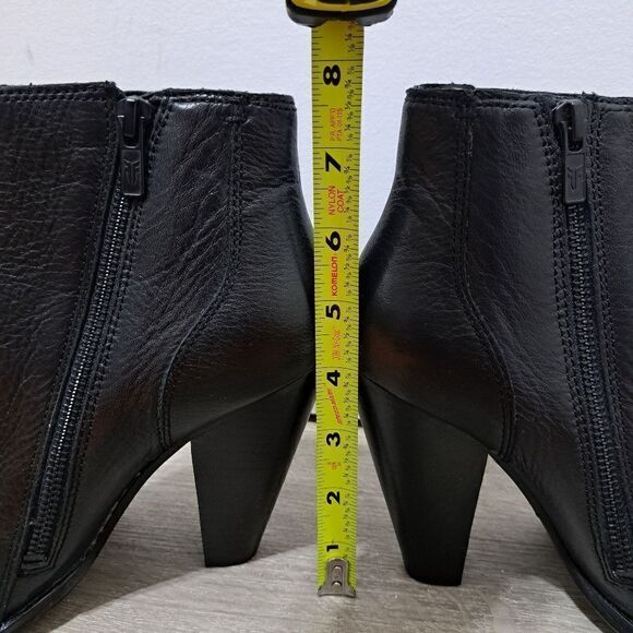 Frye Remy Chelsea Women's Black Leather Slip On Zip Up Ankle Booties Size 7.5 - Picture 9 of 13
